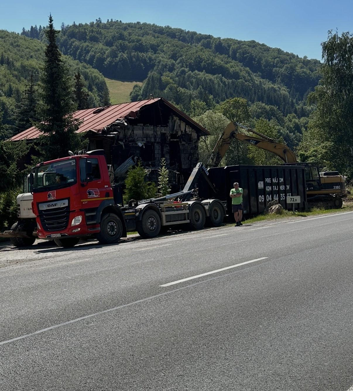 DAF hákový nakladač na prepravu kontajnerov